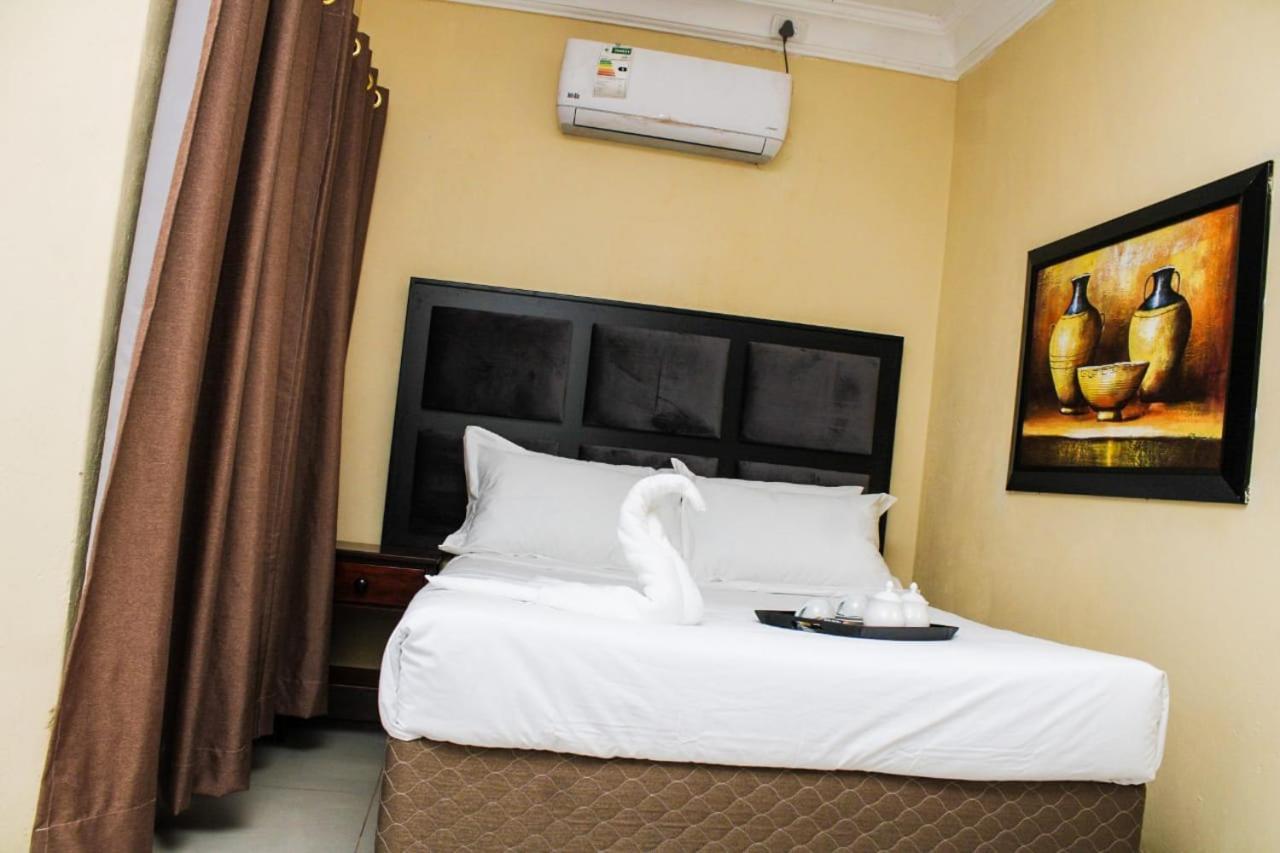 Tshukudu E Ntsho Bed & Breakfast Mogwase Ngoại thất bức ảnh