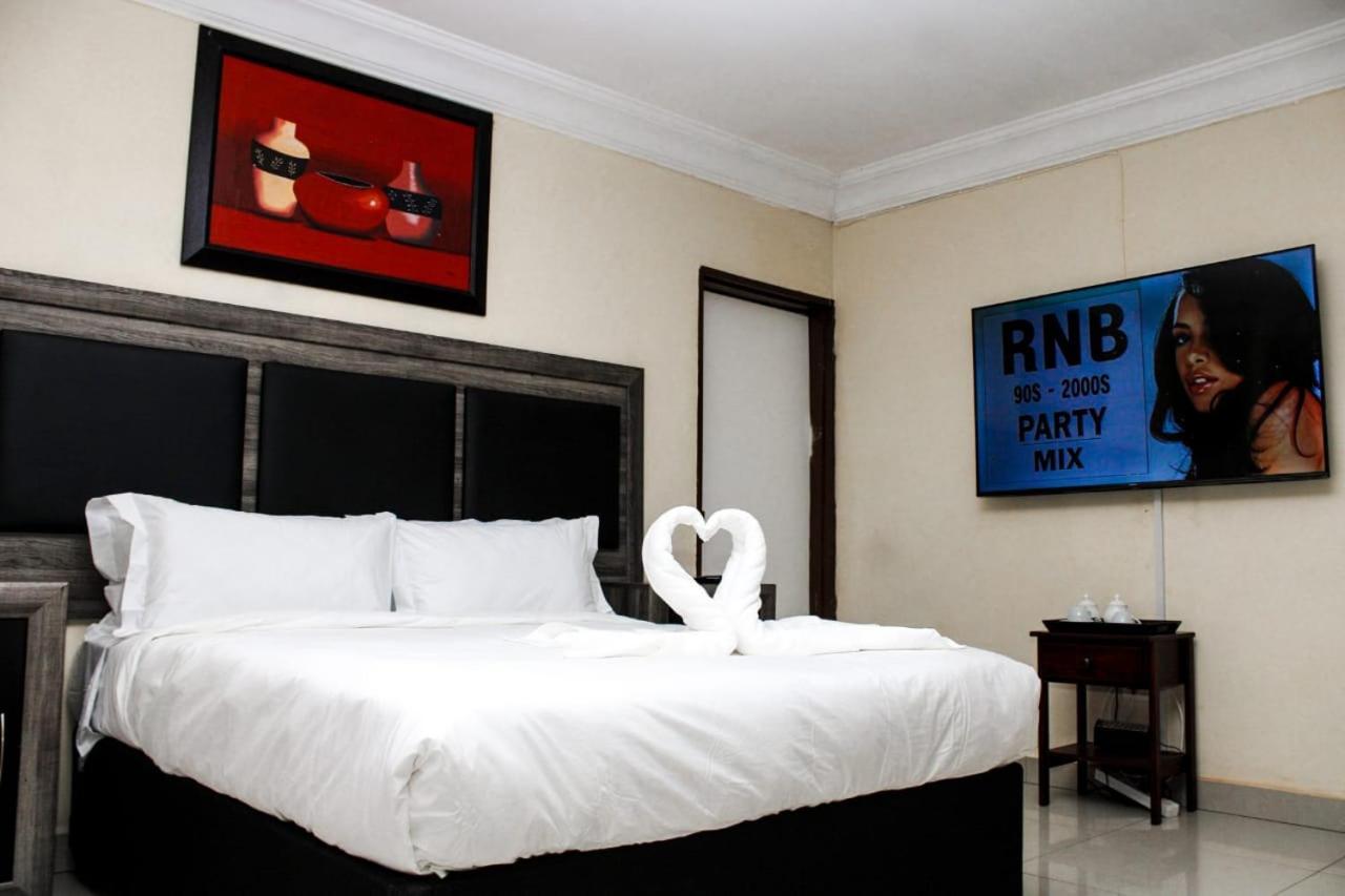 Tshukudu E Ntsho Bed & Breakfast Mogwase Ngoại thất bức ảnh